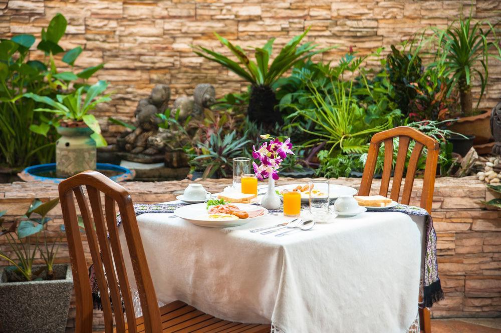Crystal Inn Phuket Exterior foto