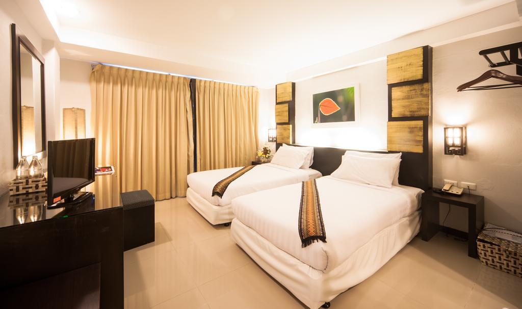 Crystal Inn Phuket Exterior foto