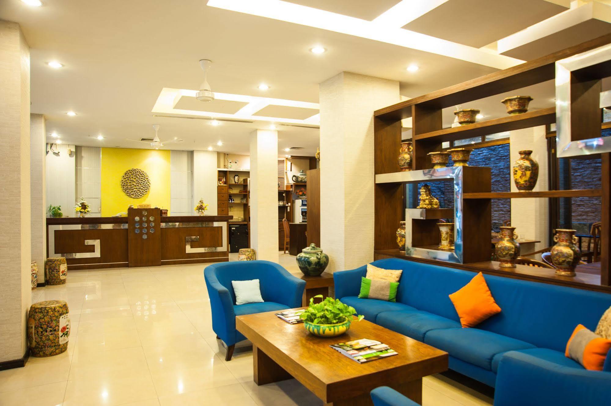 Crystal Inn Phuket Exterior foto